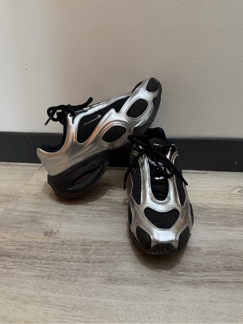 Nike air max Muse Silver and Black Women's Running Sneakers like new
